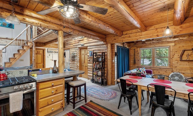 East Wakefield Cabin | Idyllic Log Cabin by Belleau Lake - Pet Friendly Retreat!
