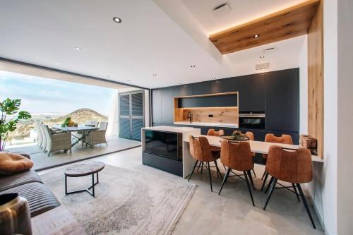 Rojales Apartment | Exclusive Rooftop Pool Apartment - Guest Rated 9.5/10