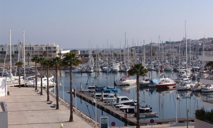 Telheiro Apartment | Stylish Apartment with Pool Passes, WiFi & Ocean Views