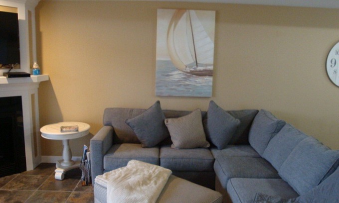 Osage Beach Condo | Elegant Towers 1108: Poolside Retreat for Families & Friends