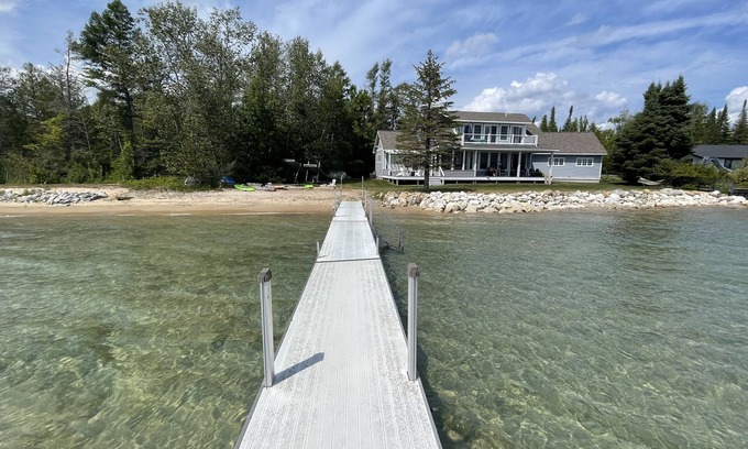 Suttons Bay Cottage | Premier Waterfront Retreat Near Suttons Bay & Traverse City