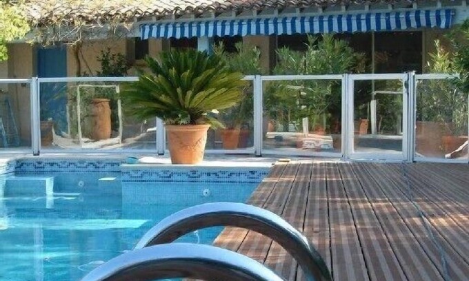Le Brusc House | Idyllic Mas Provençal with Pool and Garden Near the Sea