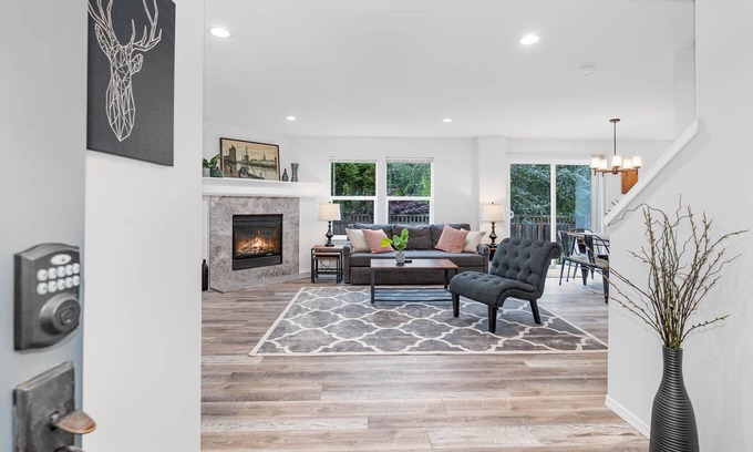 Maple Valley House | Scenic Maple Valley Retreat with Lake Views and Spa