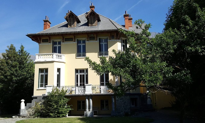 Barcelonnette Villa | Enchanting Mexican Villa with Pool and Lake View