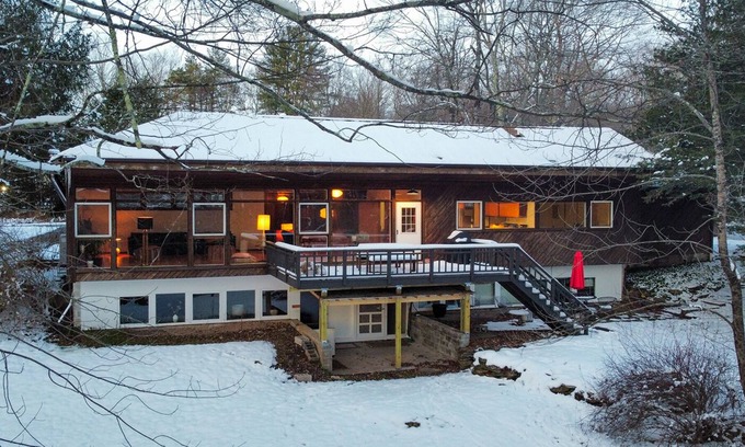 Hurleyville House | Beautiful Mid-Century Home in the Catskills