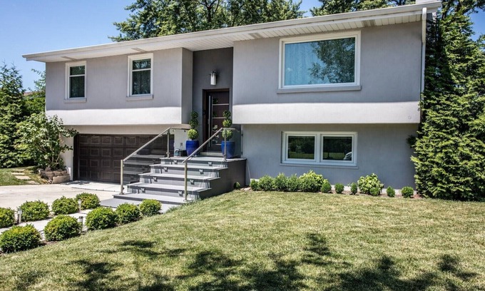 Elk Grove Village House | Modern 4 Bedroom Retreat with Pool and Spa Amenities
