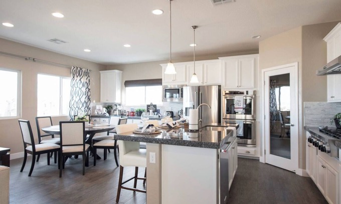 Spring Valley House | Ideal Model Home in the Heart of Las Vegas - Pet Friendly!
