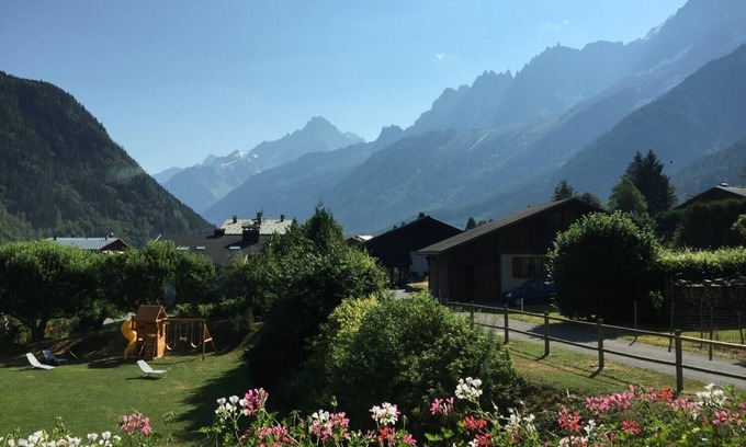 Les Houches Apartment | Modern 3-Bed Chalet Apartment with Ocean View & Balcony