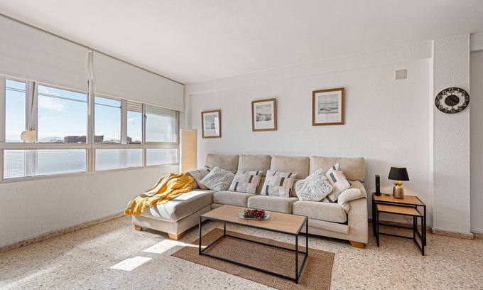 Cruz de Humilladero Apartment | Modern Apartment with Ocean View, Wi-Fi & Family-Friendly Amenities
