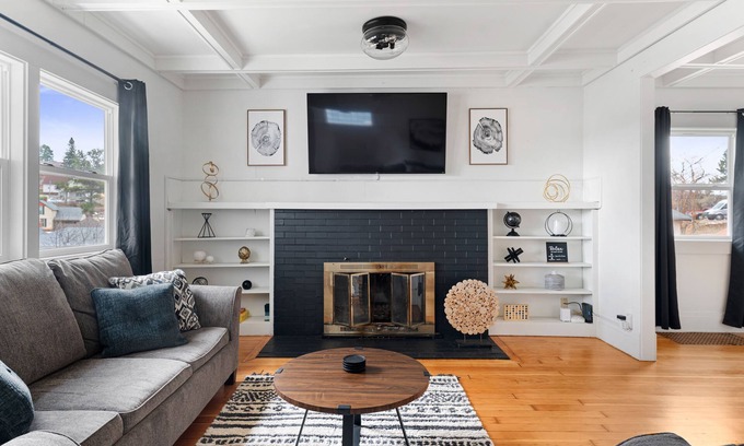 Deadwood House | Chic Modern/Rustic Cottage in Lead - Guest Rated 9.8