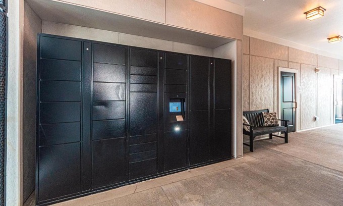Northeast Colorado Springs Apartment | Modern Mountain View 1 Bedroom with Pool & Hot Tub Access