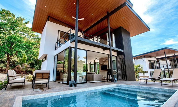 Matapalo Villa | Modern Villa with Ocean View, Steps from the Beach