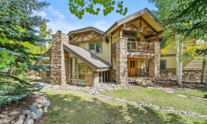 Frisco House | Idyllic Mountain Retreat in Frisco with Private Hot Tub