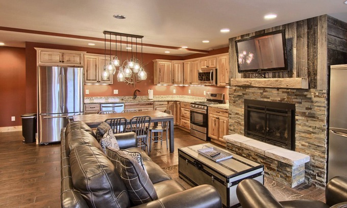 Boyne Falls Condo | Indulge in a Renovated 3 Bedroom Mountain Villa Condo