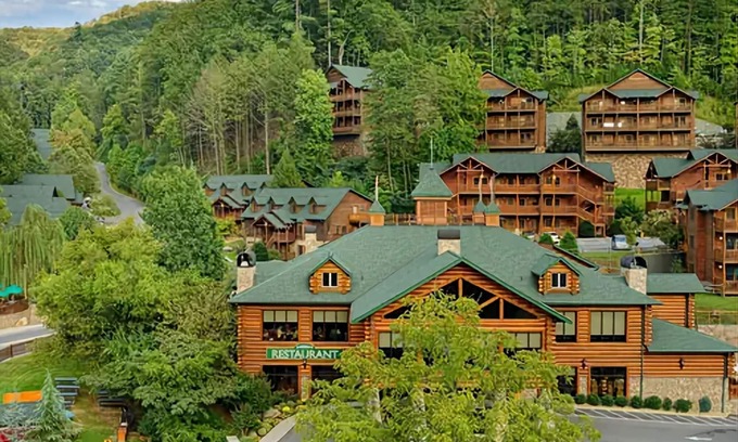 Gatlinburg Resort | Experience Breathtaking Mountain Views Near Gatlinburg