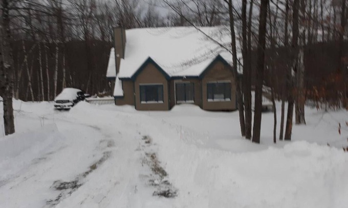 West Dover Cabin | Scenic Mountain Retreat near Mount Snow Resort - 9.4/10