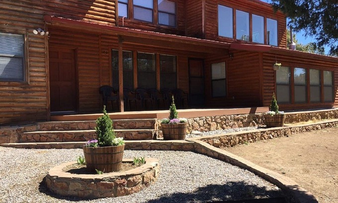 Rutheron Cabin | Family-Friendly El Vado Lake Cabin with Hot Tub & Pool