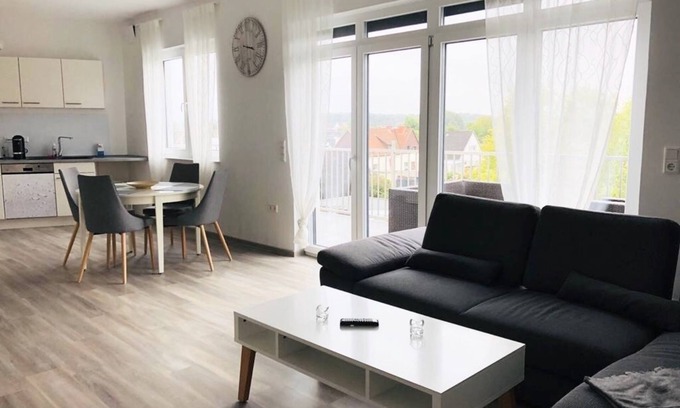 Surheide Apartment | Modern 2-Room Apartment with Roof Terrace & Ocean View