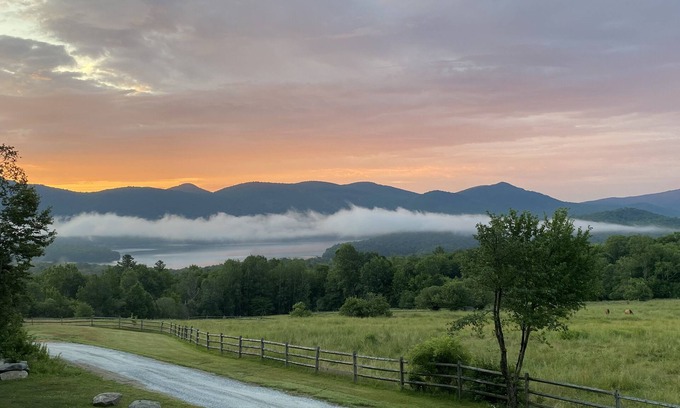 Chittenden House | Inviting 5-Bedroom Retreat Near Skiing and Scenic Trails