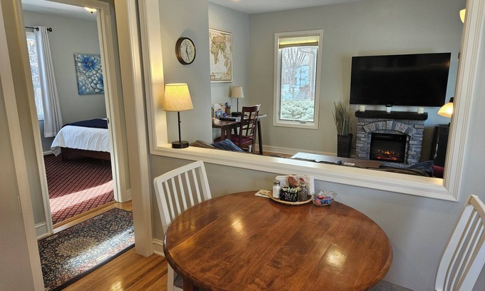 New Hope Apartment | Inviting Retreat Near Downtown Minneapolis with Breakfast & Kitchen