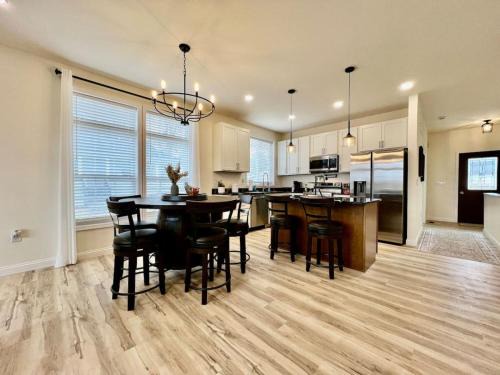 Maud House | Inviting Ranch Home with Large Deck and Fun Games