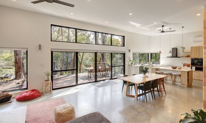 Bridgewater House | Eco-Friendly Retreat in Adelaide Hills, Perfect for Families