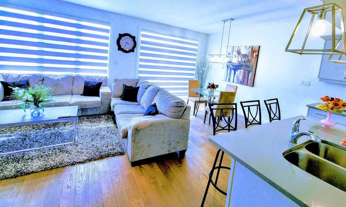 London House | Modern Townhouse with Family-Friendly Amenities