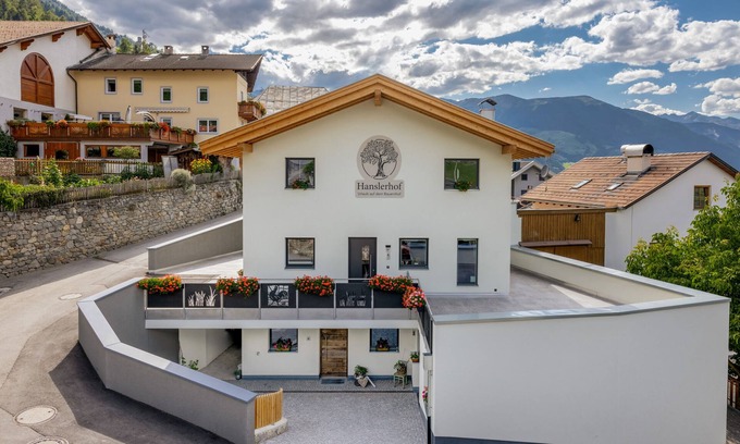 Lasa Apartment | Modern Vacation Apartment in Tschengls/Laas with Pool