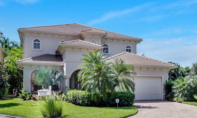 Central Naples House | Inviting Home with Pool, Ocean View & 10 Mins to Beach