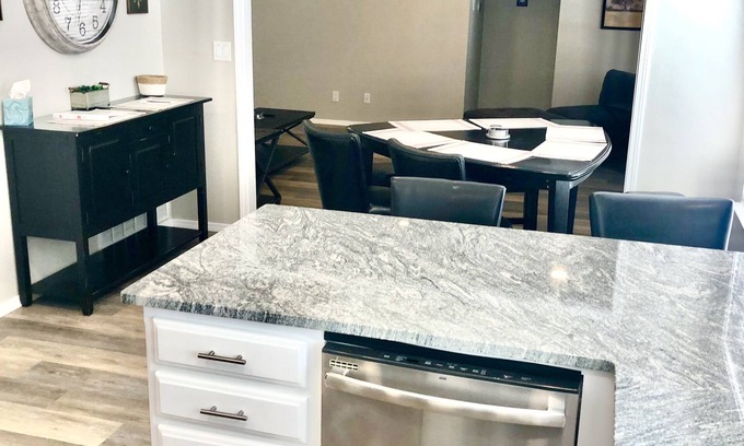Westside House | Modern 4-Bedroom House with Spa and Breakfast Options