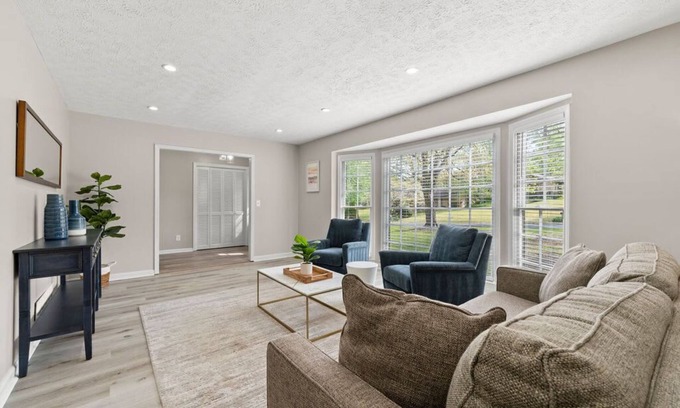 East Cobb House | Inviting Newly-Renovated Home in Indian Hills with Amenities