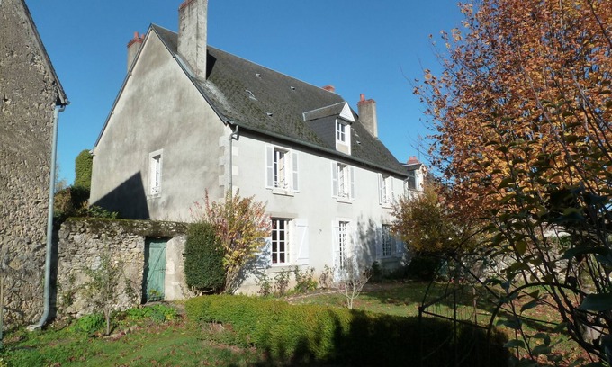 Argenton-sur-Creuse House | Historic House in Argenton sur Creuse with Breakfast & Kitchen