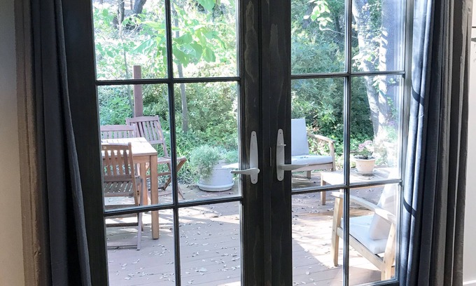 Murphys House | Idyllic Oaks Guest House: Pool & Breakfast Near Downtown Murphys