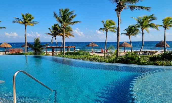 Puerto Aventuras Condo | BEAUTIFUL OCEANFRONT CONDO INSIDE GATED COMMUNITY