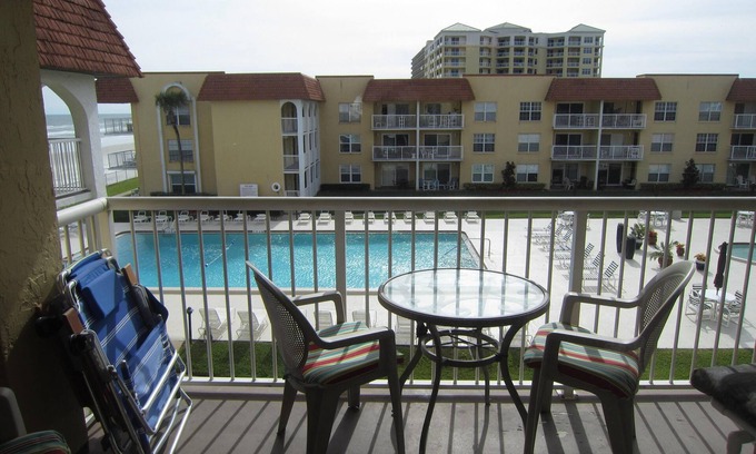 Point East Condo | Last-Minute Savings at Oceanfront Hotel: 10/10 Guest Rated!