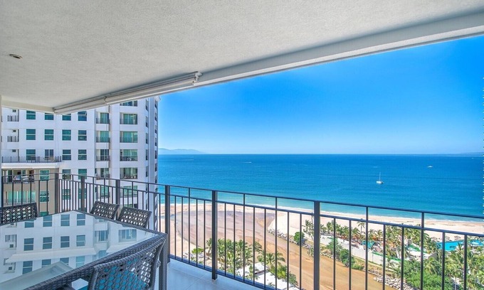 Puerto Vallarta Condo | Beautiful Ocean View Cozy Condo in Grand Venetian