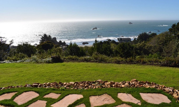 Brookings House | Oceanfront Retreat: Pet-Friendly Home on Oregon Coast