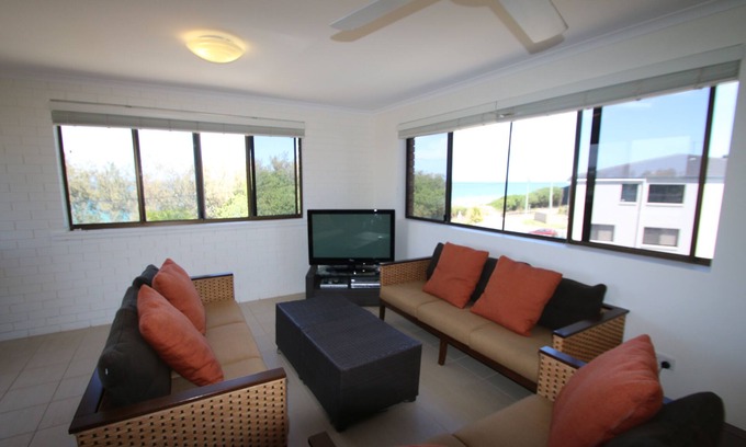 Woorim Apartment | Ocean View Retreat: 3 Bedroom Unit with Pool Access