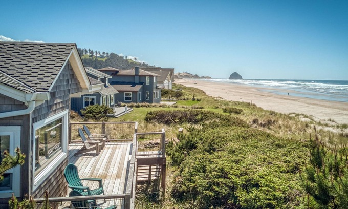 Tierra Del Mar House | Oceanfront Family Retreat: Sea-Esta in Tierra Del Mar