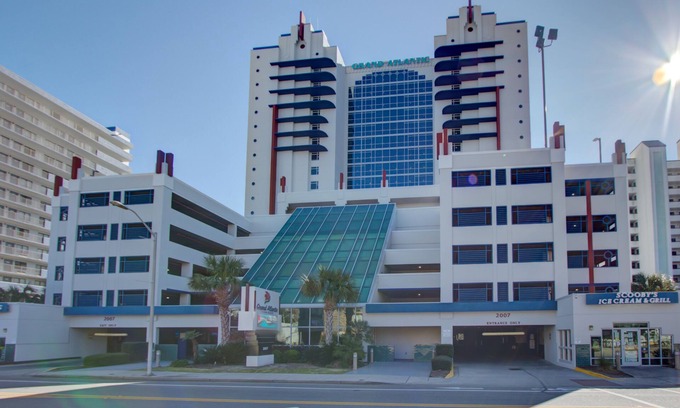 Myrtle Beach Condo | Oceanfront Retreat at Grand Atlantic Resort with Pool & Spa