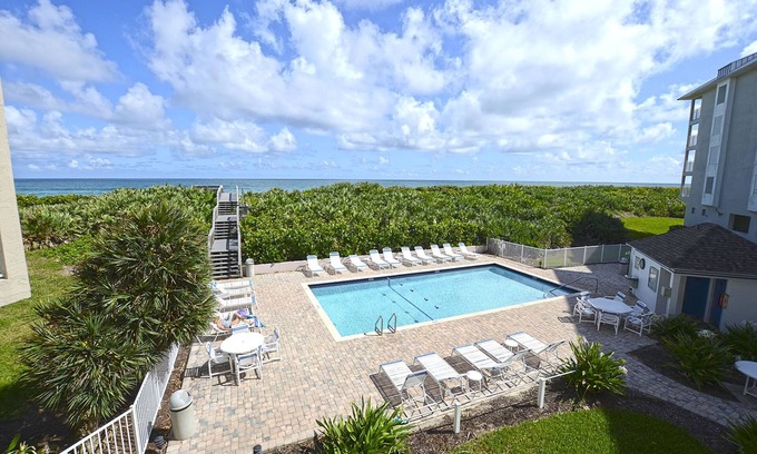Stuart Condo | Oceanfront Retreat with Pool & Spa at Indian River Plantation