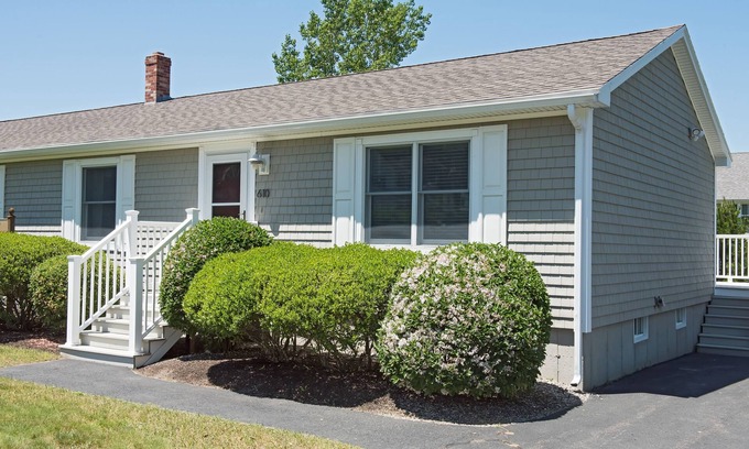 Ogunquit Condo | Prime Ogunquit Condo with Ocean Views - Walk to Everything!