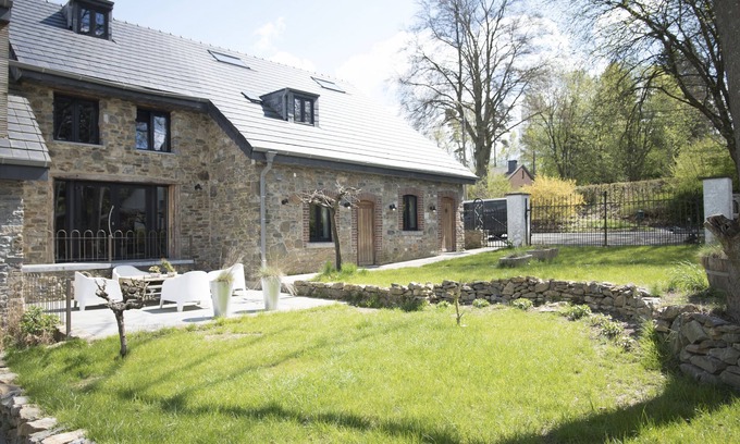 Spa House | Modernized Farmhouse with Ocean Views and Spa Amenities