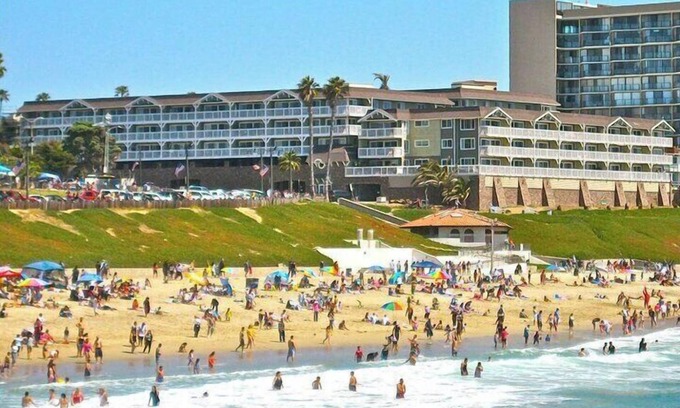 South Redondo Apartment | Beachfront Bliss: One Bedroom with Stunning Ocean Views