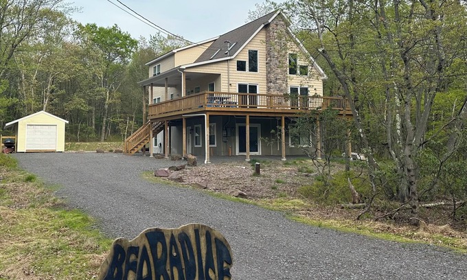 Jim Thorpe Ski Chalet | New 6-Bedroom Chalet with Hot Tub & Game Room - Rated 10/10