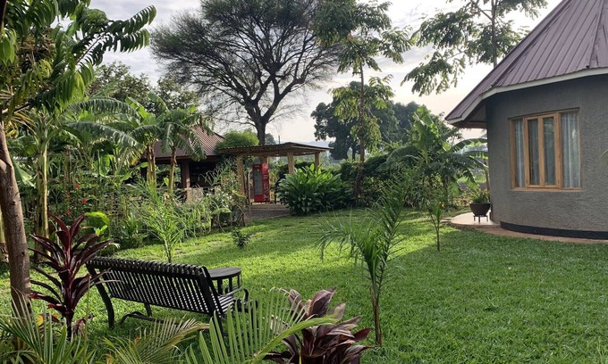Moshi House | Tranquil Ocean View Hotel with Breakfast & Family Amenities