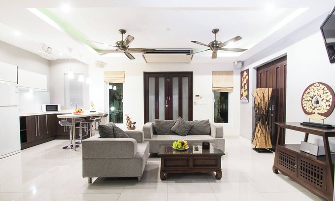 South Pattaya Apartment | Elegant Penthouse with Terrace Jacuzzi & Ocean View