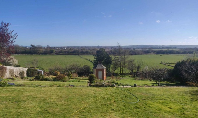 Montrose Apartment | Beautiful period property with amazing views, spacious rooms and a large garden.