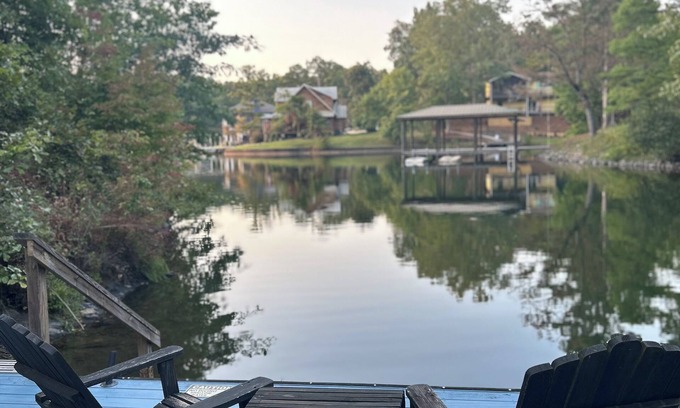 Jacksons' Gap House | Beautiful Pet friendly waterfront on lake Martin!nWelcome to “Driftwood Vista”