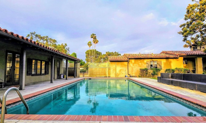 West Covina House | Beautiful Pool House w/Swimming Pool & Parkings